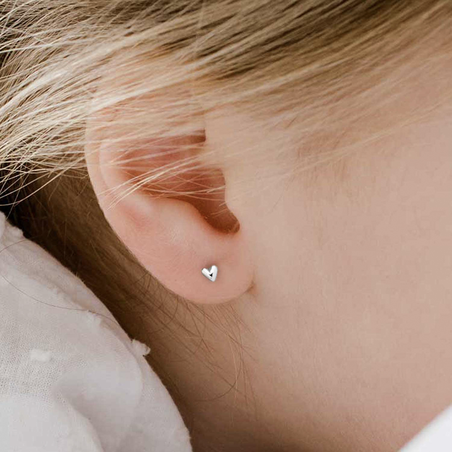 Tiny Heart Stud Earrings Silver – momocreatura