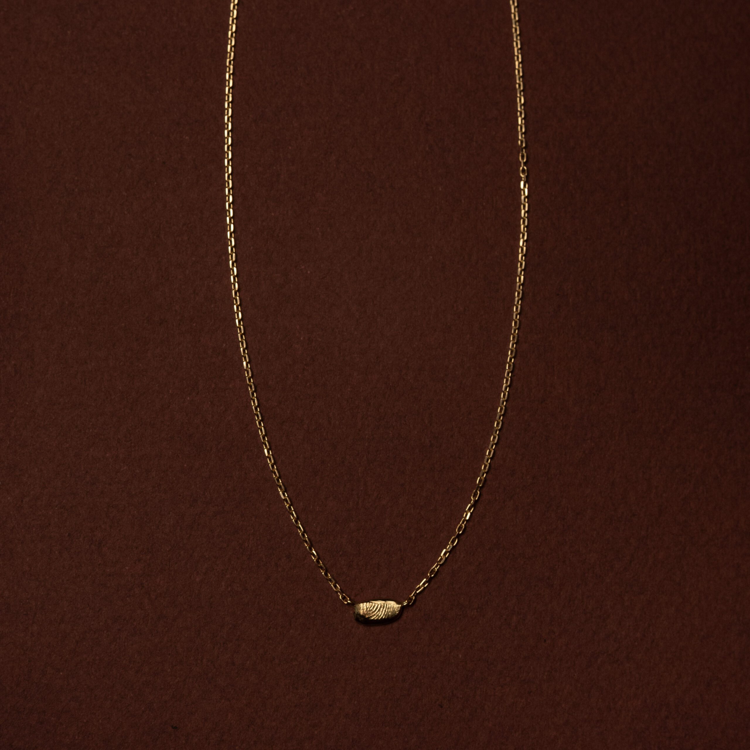 Náhrdelník otisk prstu oválný